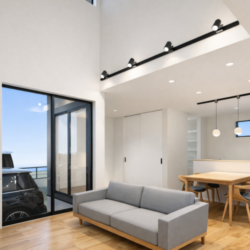 「おかえり」の鼓動を、リビングで感じる贅沢。居間