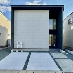 東区小峯1丁目1号地建売 周辺には商業施設が充実しており、生活便良好な立地。仲介手数料０円!！