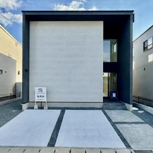 東区小峯1丁目1号地建売 周辺には商業施設が充実しており、生活便良好な立地。仲介手数料０円!！